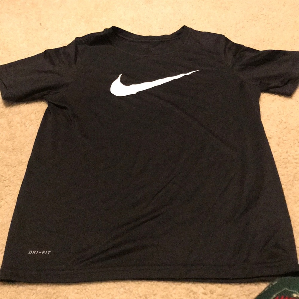 black and white nike shirt